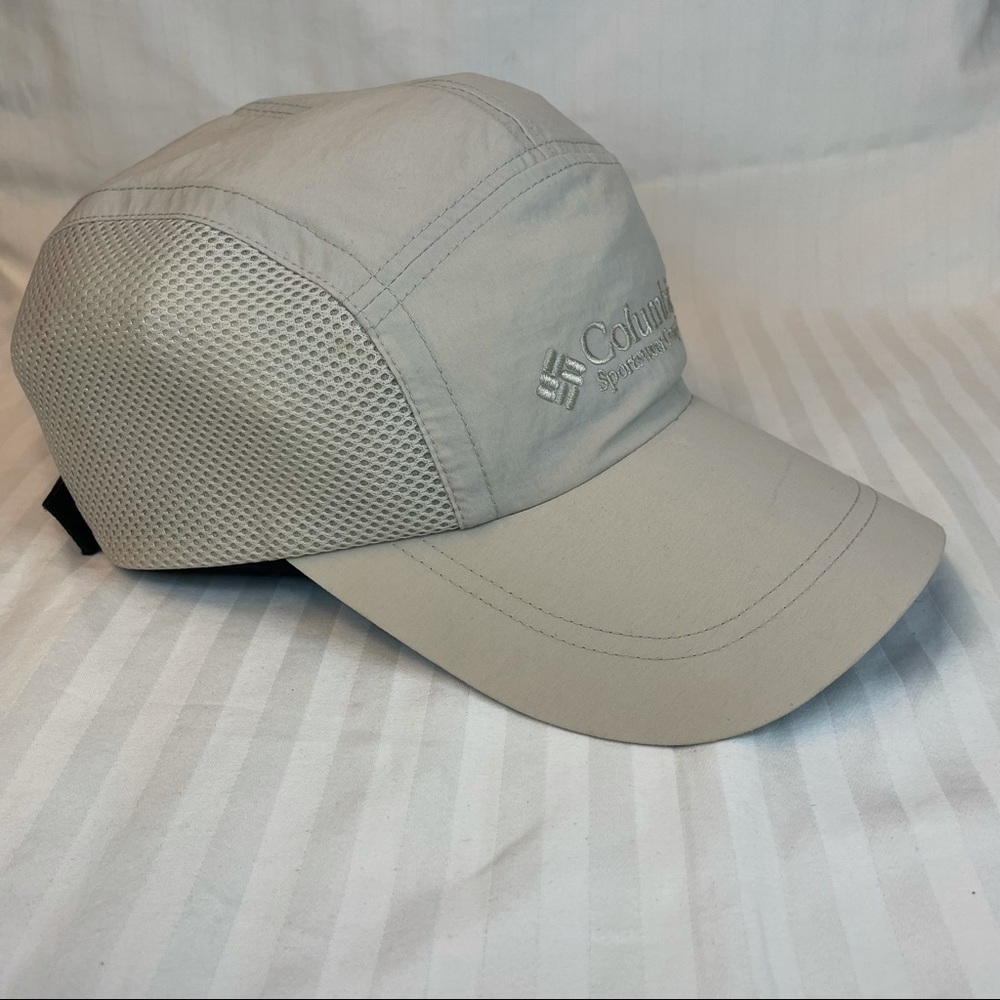 Columbia Beige Khaki Nylon Fishing Hat Like PFG